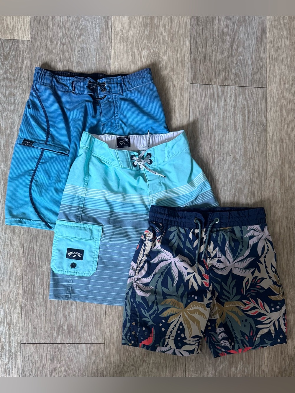 3 pairs of boys board shorts / swim trunks Billabong / O’Neil / Old Navy  Size 6